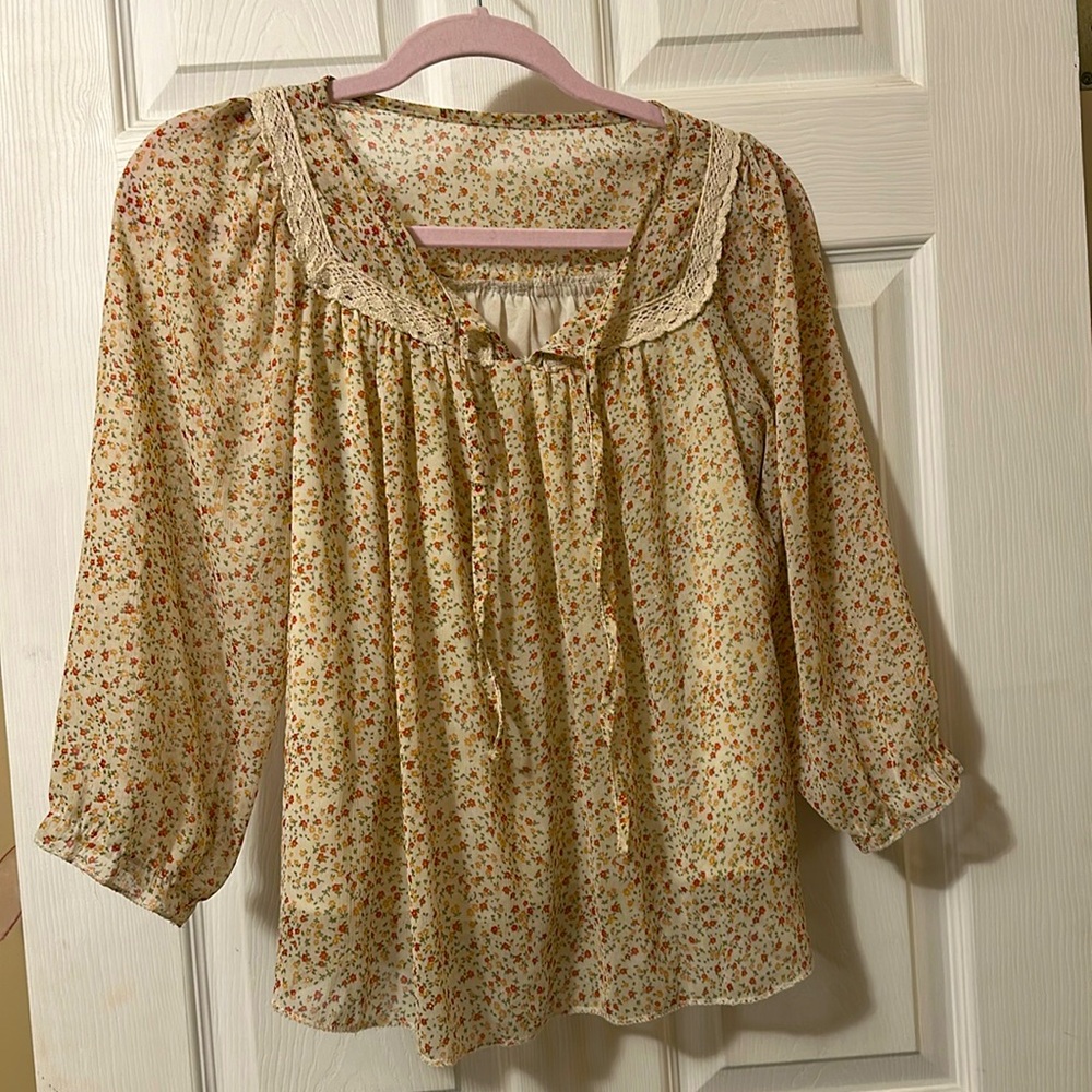 Pretty flowered blouse